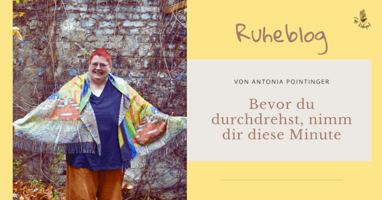 ich steh mit ausgebreiteten Armen da, mein Schal darüber, schaut aus als hätte ich Flügel