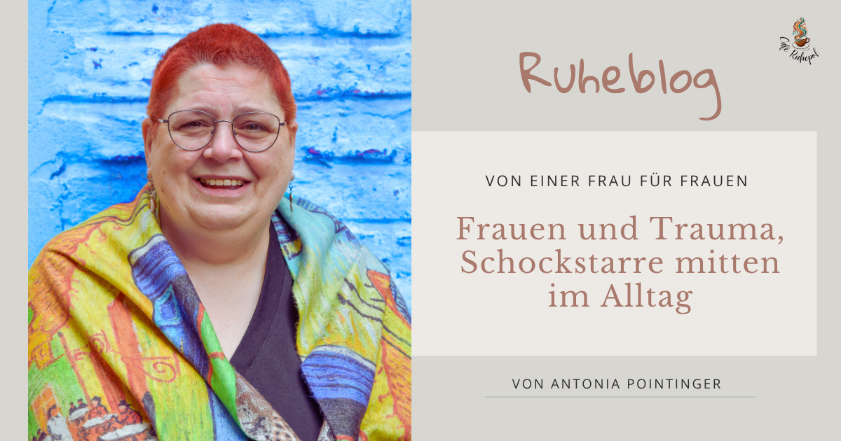 Beitragsbild Frauen und Trauma, ich vor einer blauen Wand