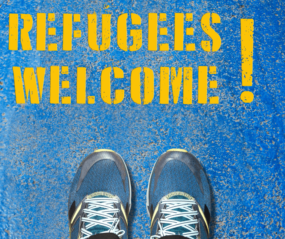 zwei Schuhe auf blauem Grund, davor die Aufschrift Refugees Welcome!